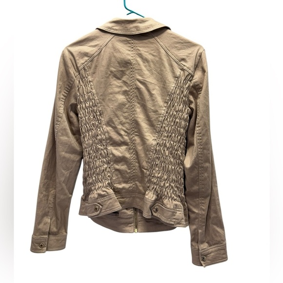 Guess brown Utility Jacket with Collared Neckline and Fitted Silhouette - Picture 4 of 16